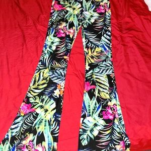 No Boundaries Flare Leggings